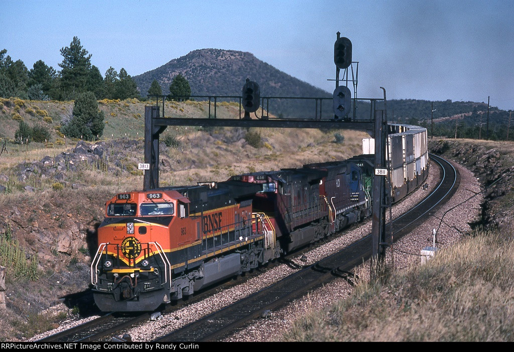 BNSF 963 at East Perrin